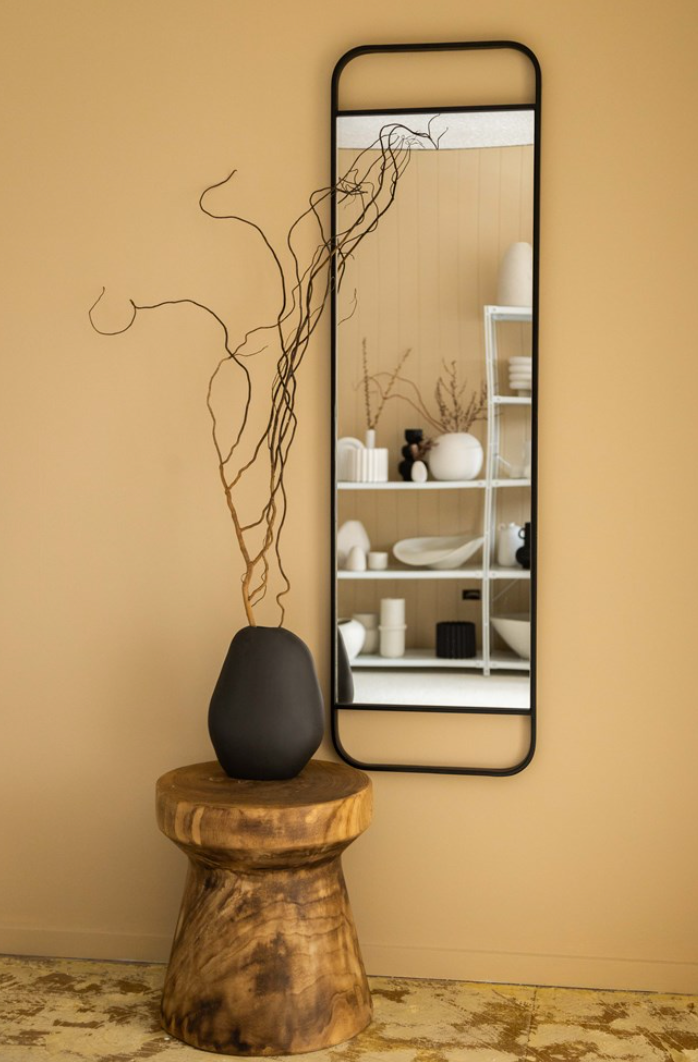 LT Harmie Vase Joe Black